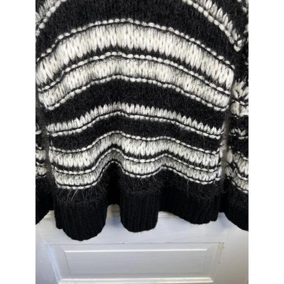 Topshop Black White Striped Crew Neck Fuzzy Chunky Knit Sweater Sz S Oversized - Picture 5 of 9